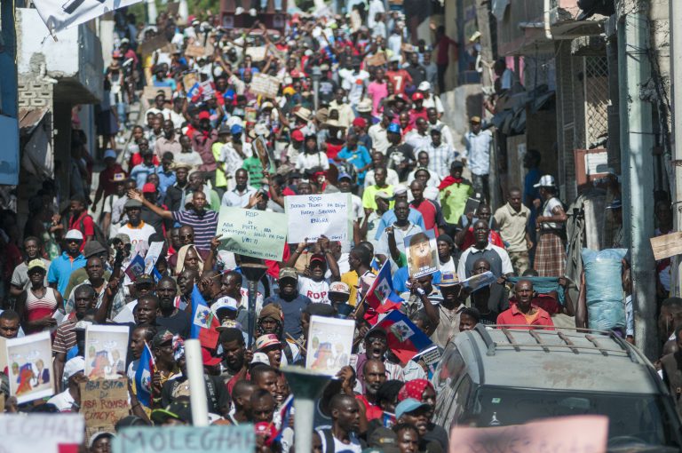Miles de haitianos marchan en rechazo a comentarios de presidente Trump EFE JEAN MARC HERVE ABELARD