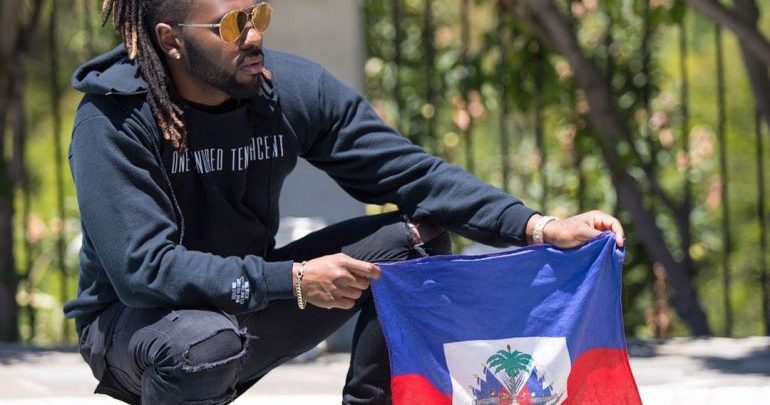 Jason Derulo arborant le drapeau haïtien sur sa page Facebook 18 mai 2017.
