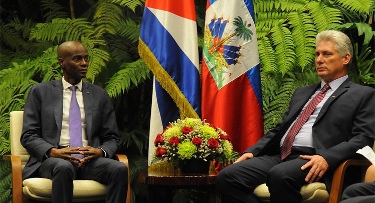 Le président Haïtien Jovenel Moïse arrivé à Cuba en visite officielle avec son homologue le président des Conseils dÉtat et des ministres cubain Miguel Diaz Canel