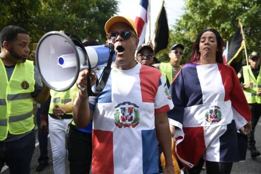 Des Dominicains organisent une marche contre la présence des Haïtiens. Photo Diario Libre