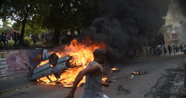 Scènes chaotiques en Haïti avec lintensification de la révolte contre le président 1