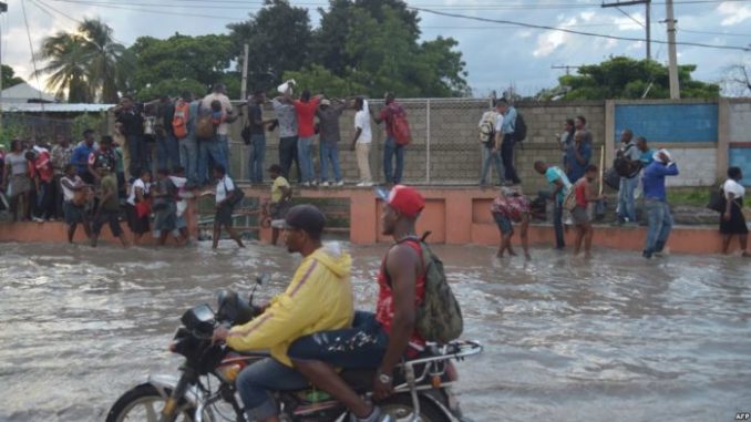 Haiti Airport Flooded 700x393 678x381 credit News784