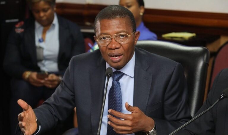 Baden fixe les regles du jeu