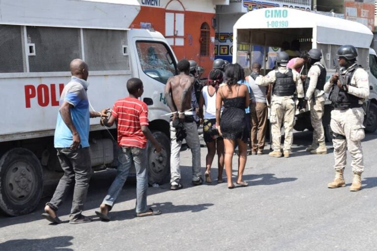 Haïti-Sécurité : faut-il éliminer Village-de-Dieu parce qu’il n’y aurait pas d’innocents, là-bas ? Haïti-Sécurité : faut-il éliminer Village-de-Dieu parce qu’il n’y aurait pas d’innocents, là-bas ?