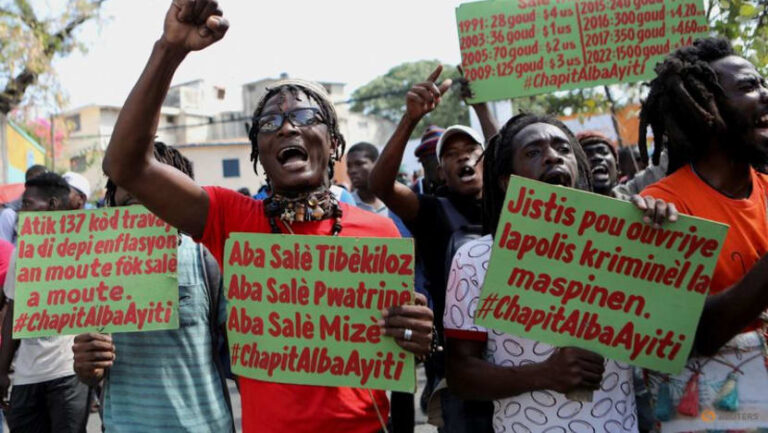 Salaires: les ouvriers, malmenés par la police