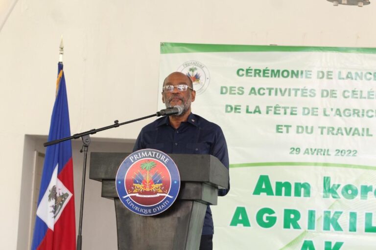 <strong>Les politiciens se sont jetés sur l’os</strong>