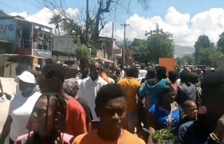 <strong>La guerre mise sur pause, la tension reste entière</strong>