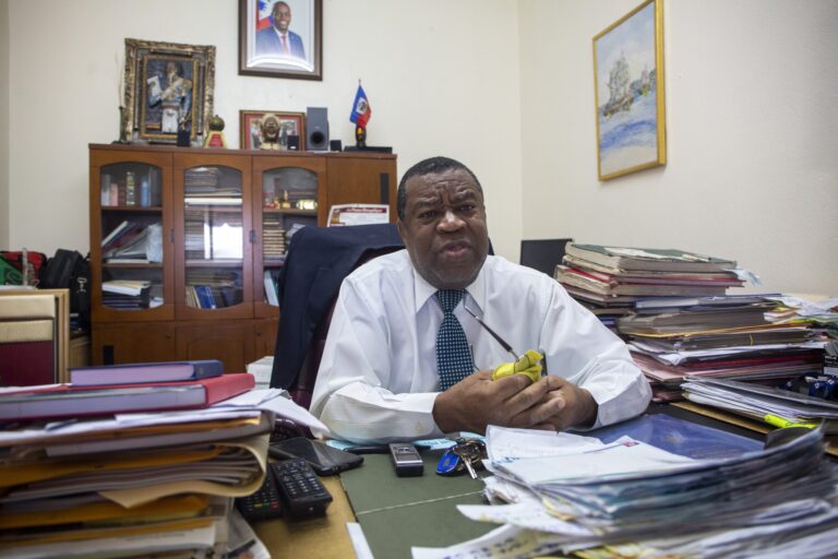 Archives : une partie de la Mémoire Nationale, menacée de destruction…