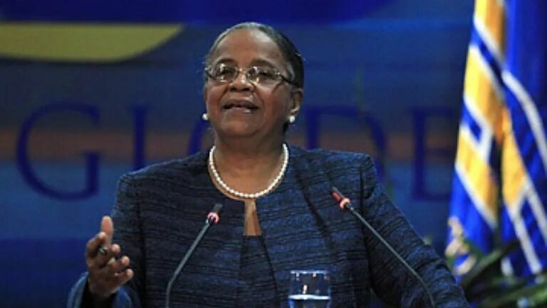 «Il est temps d’arrêter ce qui n’est plus qu’une perte de temps», dixit Mirlande Manigat