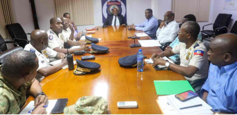 Ariel Henry «danse au bord d’un volcan»