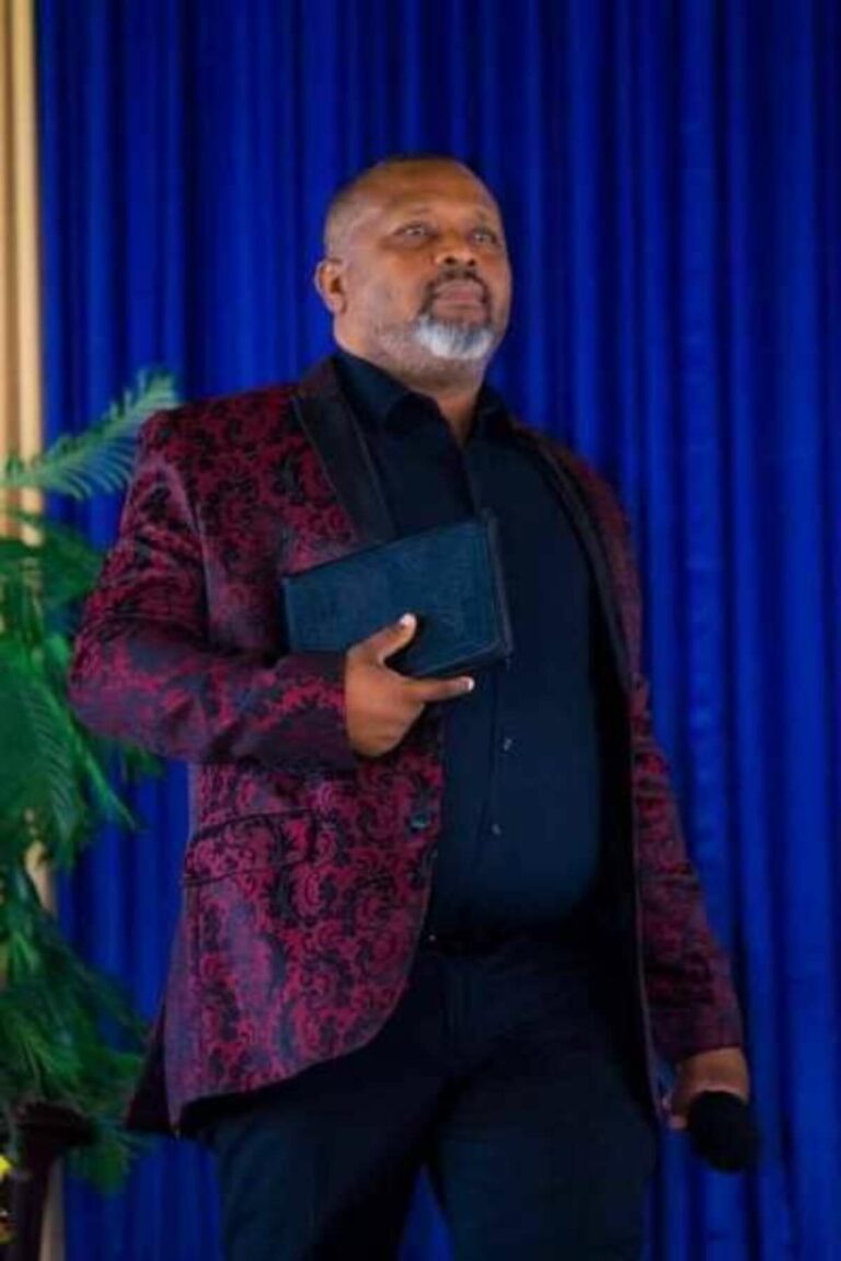 Des Brebis emmenées à la boucherie par leur Berger