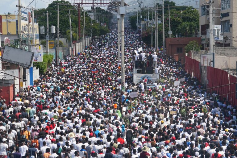 Une question demeure lancinante: pourquoi cet appui sans discernement à Ariel Henry?